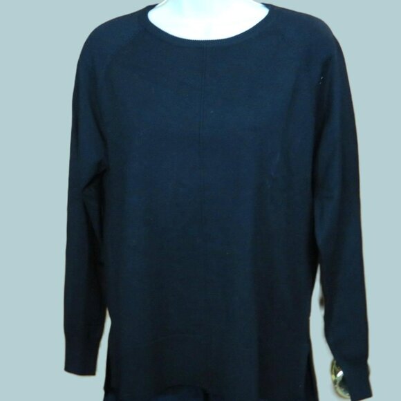 NWT Sunday Black Long Sleeve Pullover Sweater Smooth Knit Size Medium - Picture 1 of 12